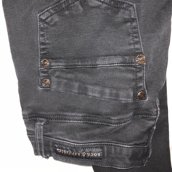 Rock & Republic Denim - Rock & Republic black skinny jeans size 10